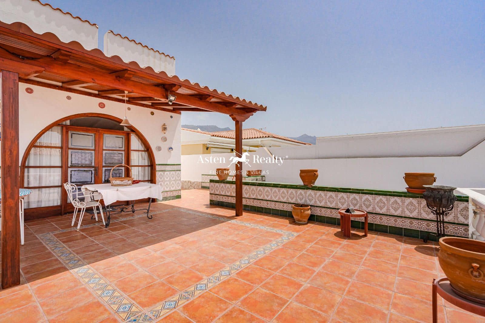 3 soveværelse Byhus til salg i Callao Salvaje med swimmingpool garage - € 520.000 (Ref: 8506965)