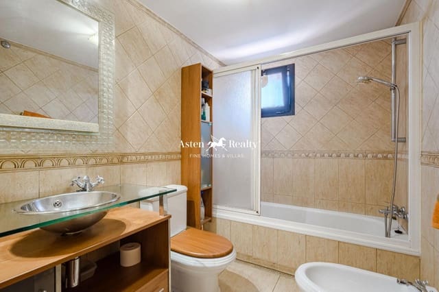 3 quarto Casa em Banda para venda em Casco Urbano, Adeje com garagem - 550 000 € (Ref: 8517251)