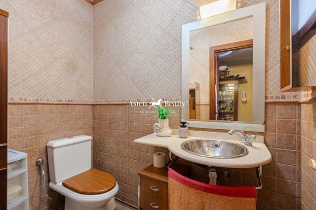 3 quarto Casa em Banda para venda em Casco Urbano, Adeje com garagem - 550 000 € (Ref: 8517251)