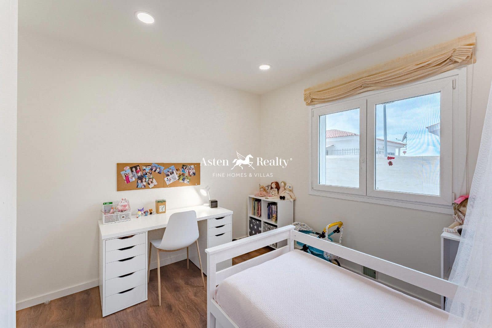 3 soveværelse Villa til salg i Los Olivos med garage - € 845.000 (Ref: 8535650)