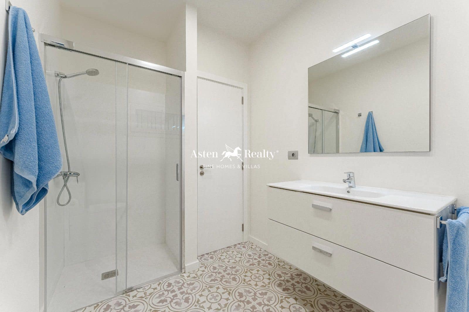 3 soveværelse Villa til salg i Los Olivos med garage - € 845.000 (Ref: 8535650)