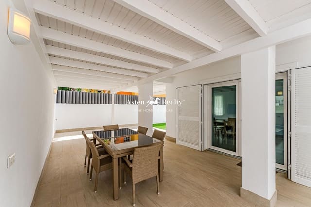 3 soveværelse Villa til salg i Los Olivos, Adeje med garage - € 894.000 (Ref: 8535650)