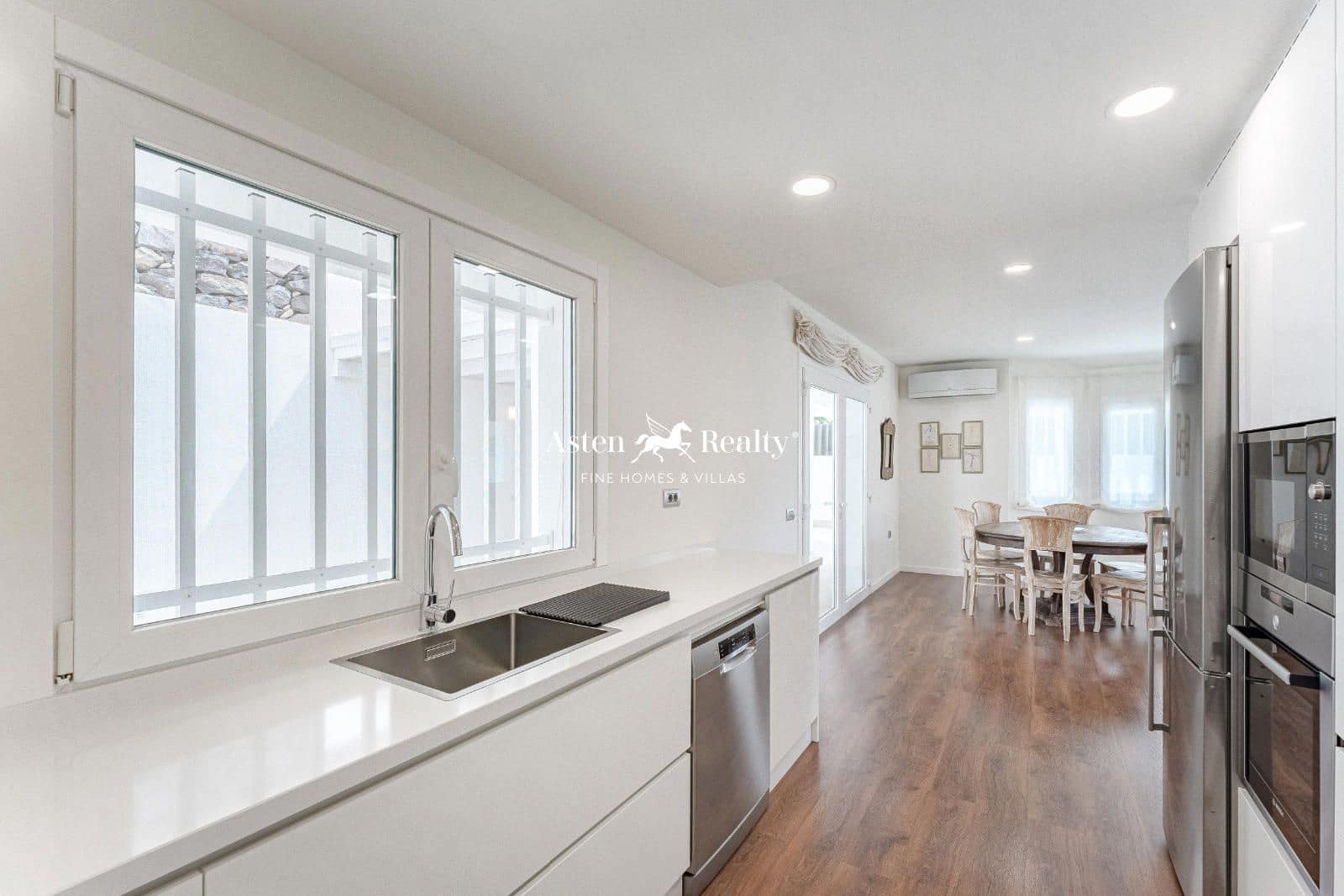 3 soveværelse Villa til salg i Los Olivos med garage - € 845.000 (Ref: 8535650)