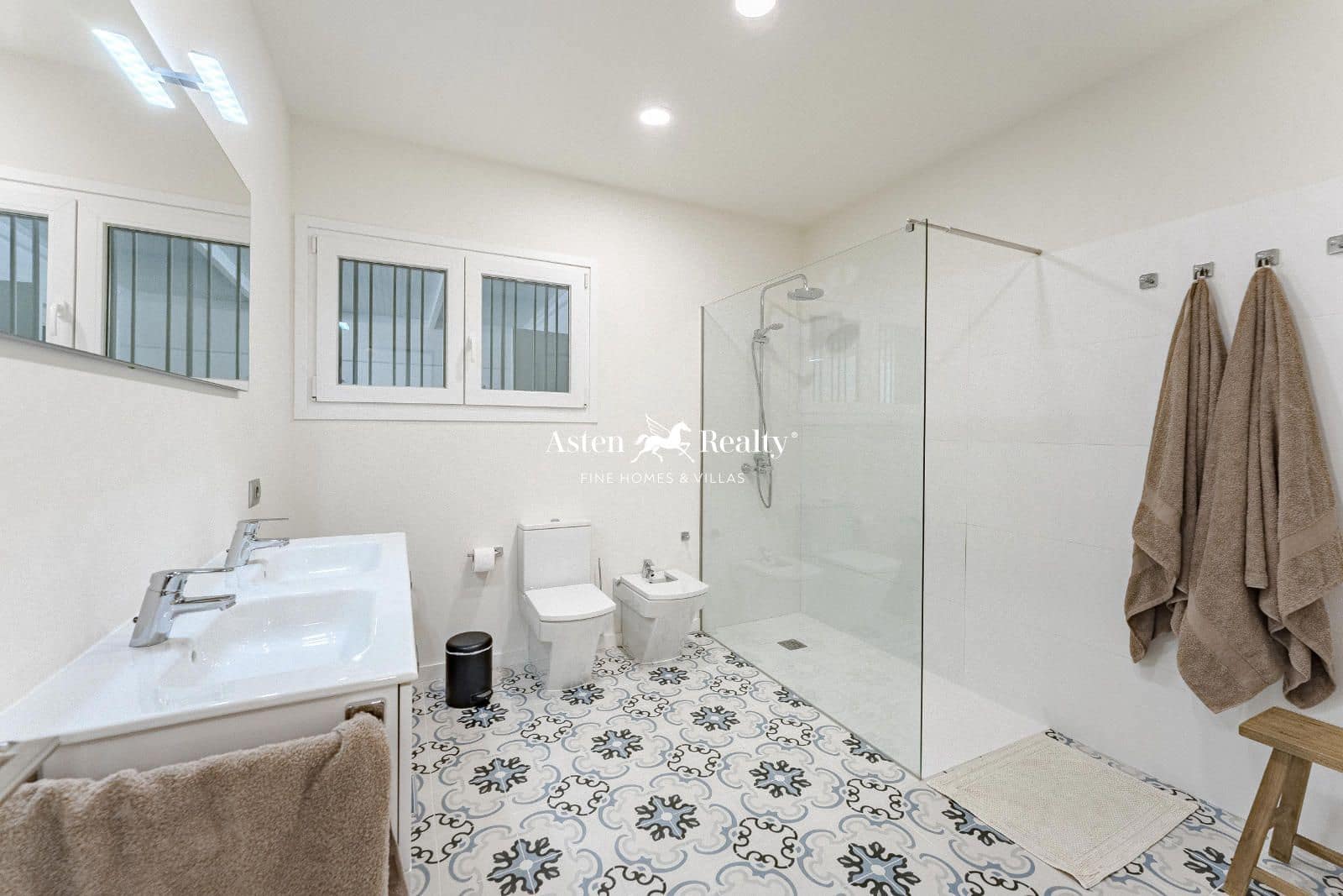 3 soveværelse Villa til salg i Los Olivos med garage - € 845.000 (Ref: 8535650)