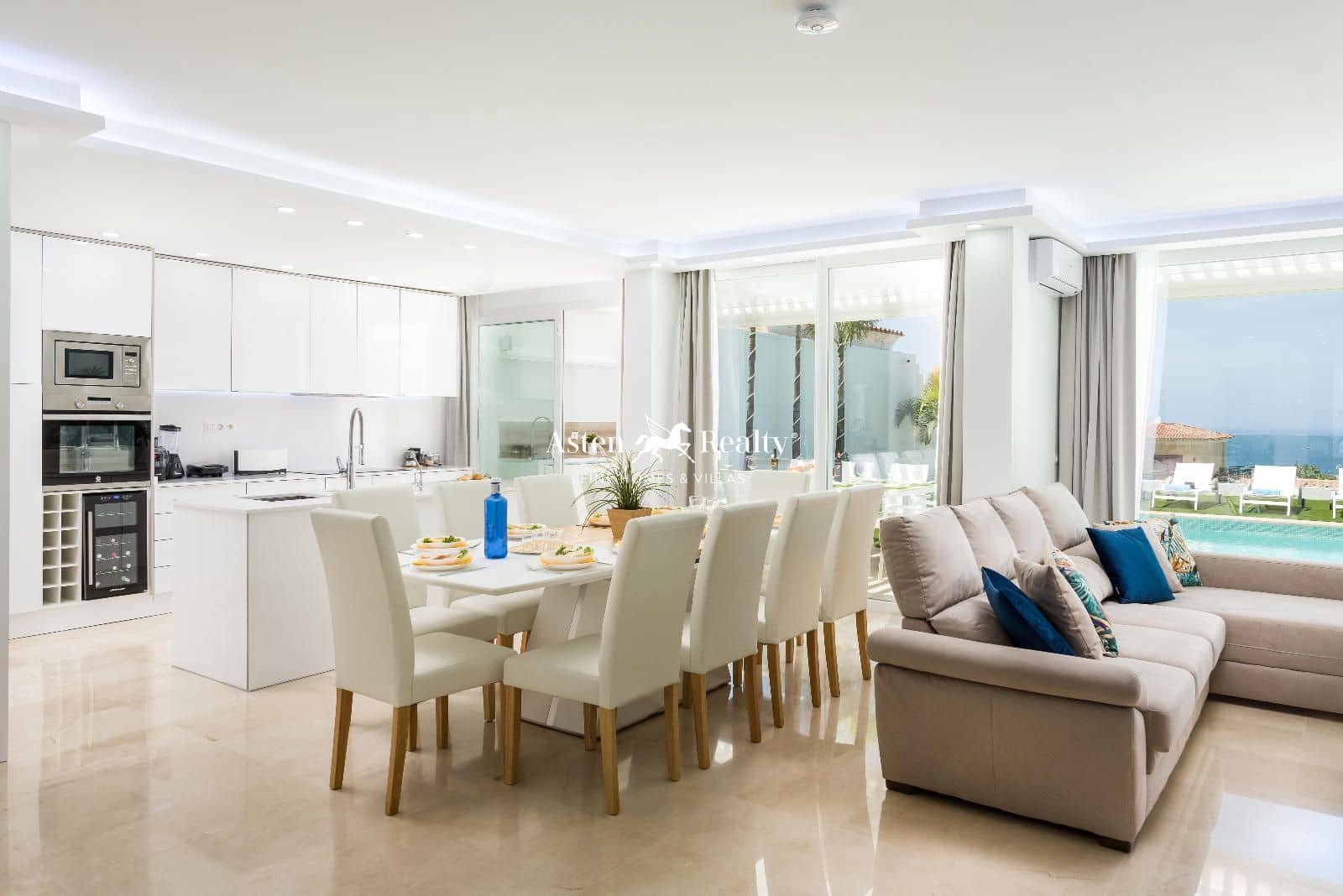 6 soveværelse Byhus til salg i Torviscas med swimmingpool garage - € 2.550.000 (Ref: 8535652)