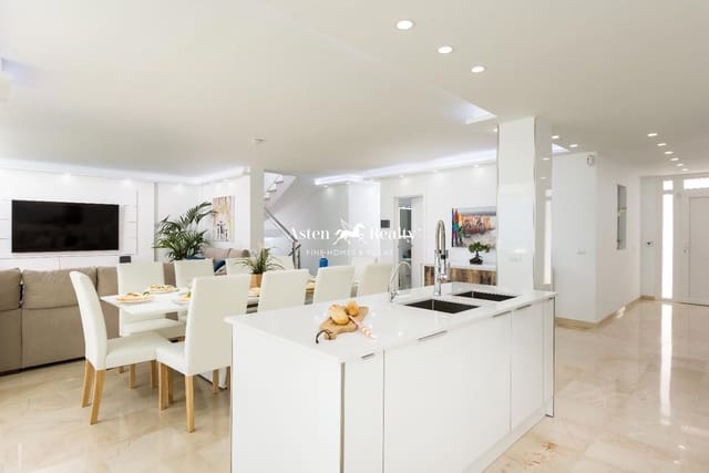 6 soveværelse Byhus til salg i Torviscas, Adeje med swimmingpool garage - € 2.550.000 (Ref: 8535652)