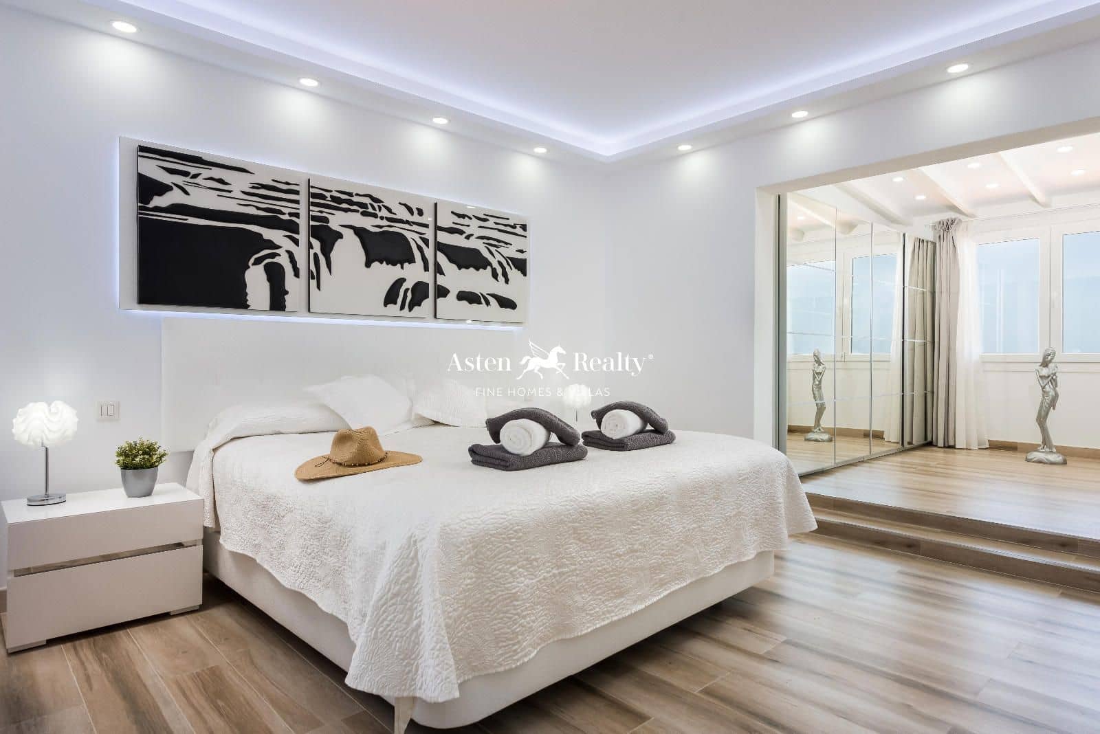 6 soveværelse Byhus til salg i Torviscas med swimmingpool garage - € 2.550.000 (Ref: 8535652)