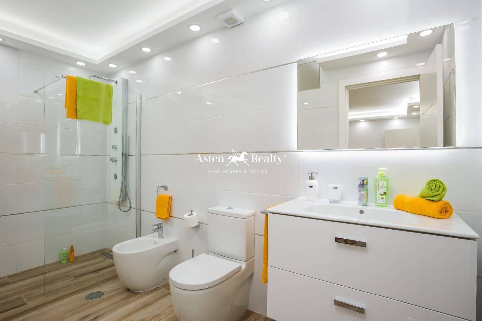 6 soveværelse Byhus til salg i Torviscas med swimmingpool garage - € 2.550.000 (Ref: 8535652)