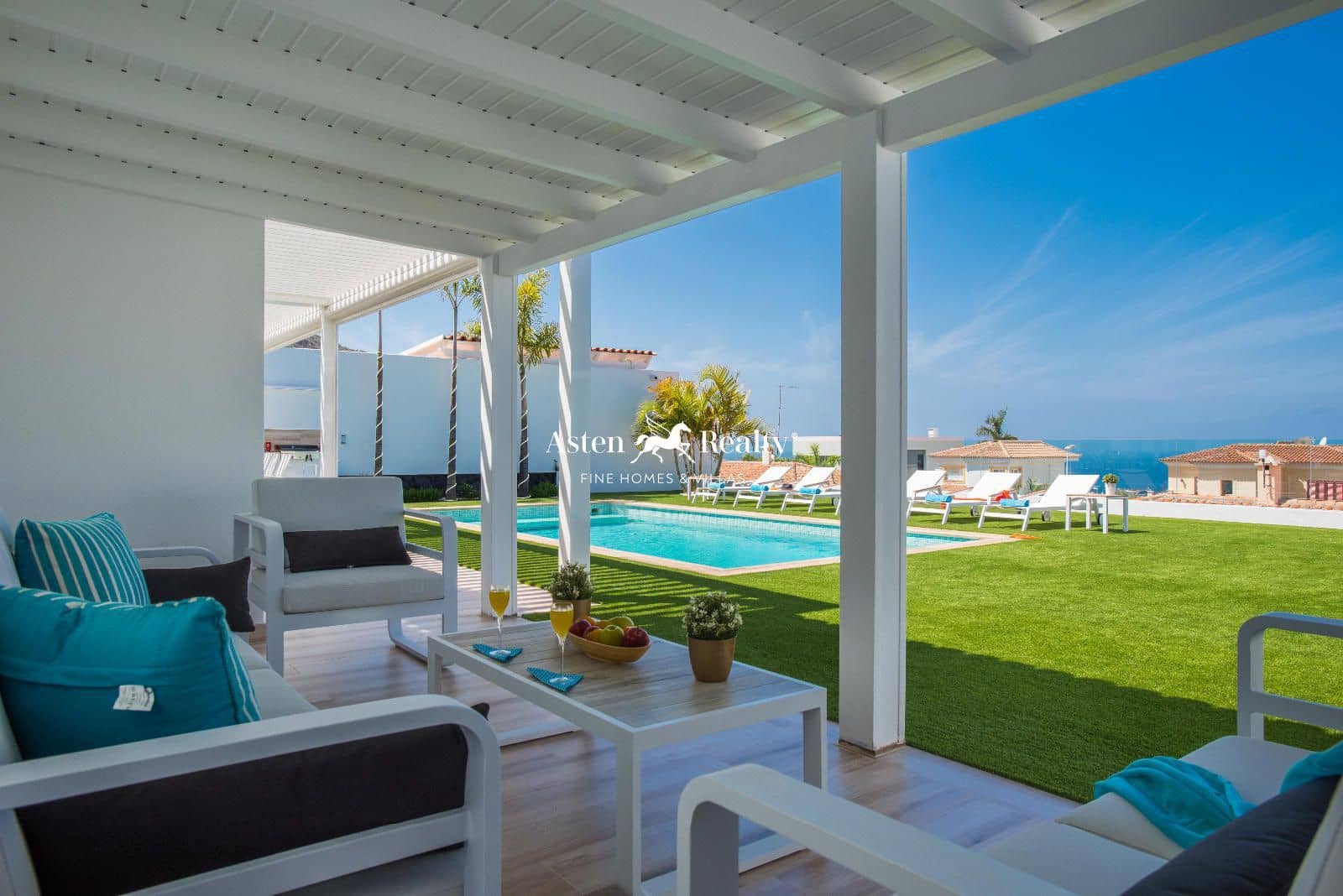 6 soveværelse Byhus til salg i Torviscas med swimmingpool garage - € 2.550.000 (Ref: 8535652)