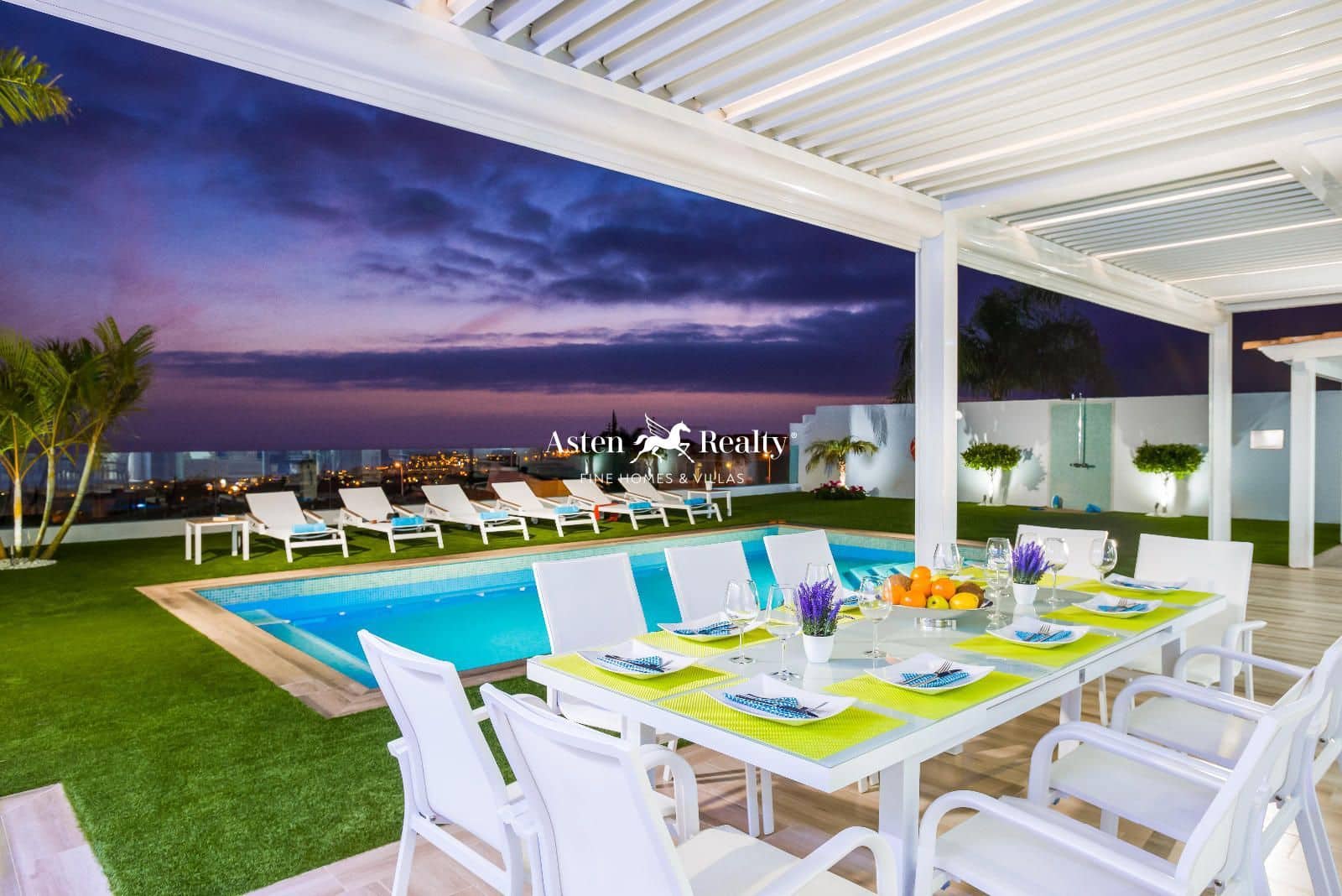 6 soveværelse Byhus til salg i Torviscas med swimmingpool garage - € 2.550.000 (Ref: 8535652)