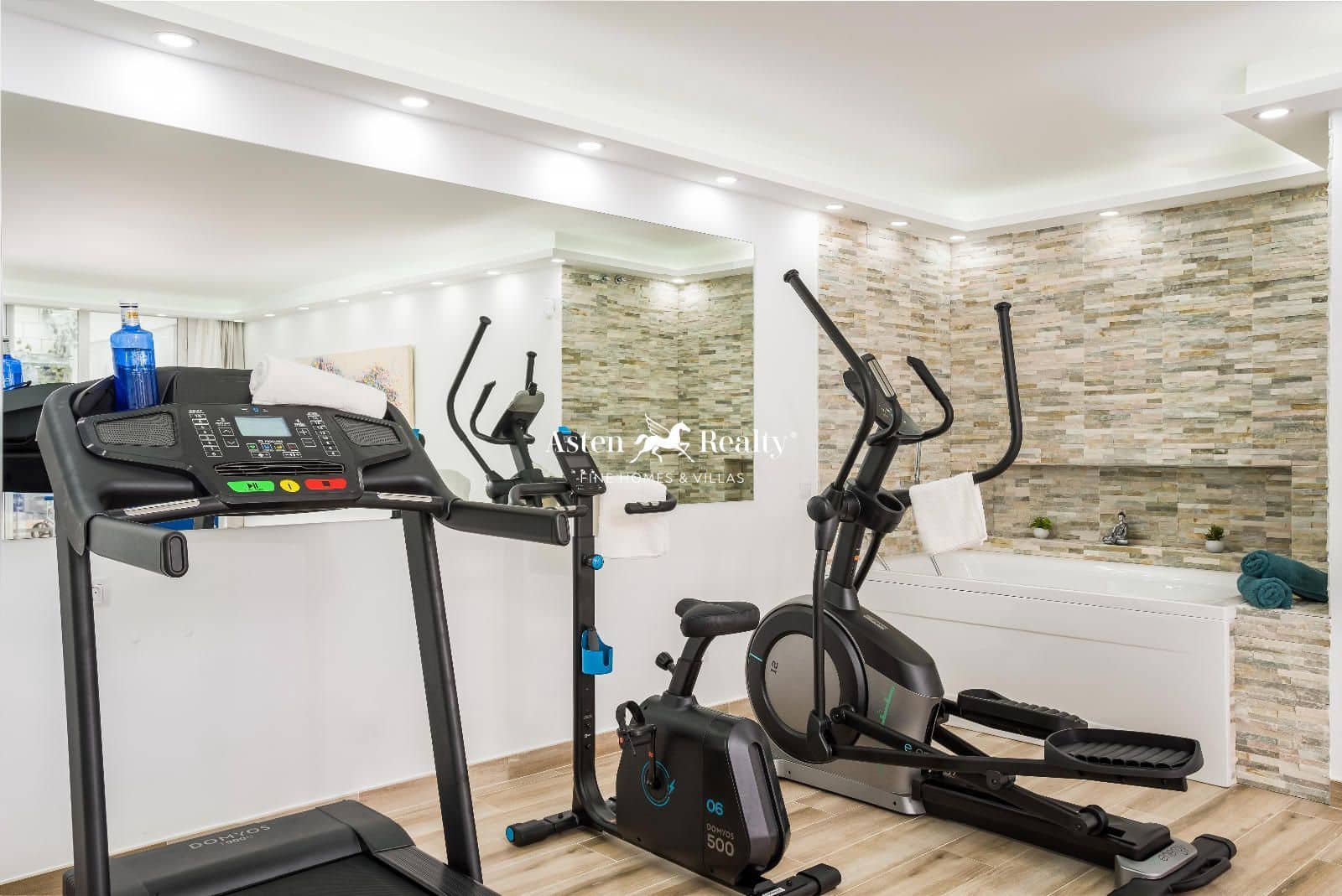 6 soveværelse Byhus til salg i Torviscas med swimmingpool garage - € 2.550.000 (Ref: 8535652)