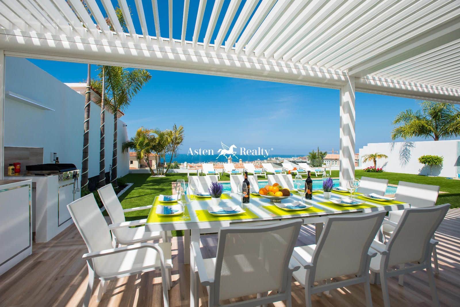 6 soveværelse Byhus til salg i Torviscas med swimmingpool garage - € 2.550.000 (Ref: 8535652)