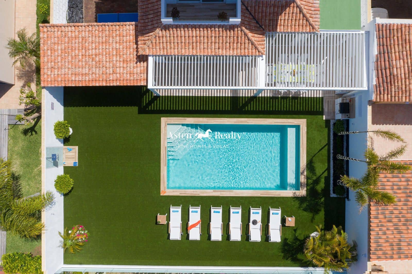 6 soveværelse Byhus til salg i Torviscas med swimmingpool garage - € 2.550.000 (Ref: 8535652)