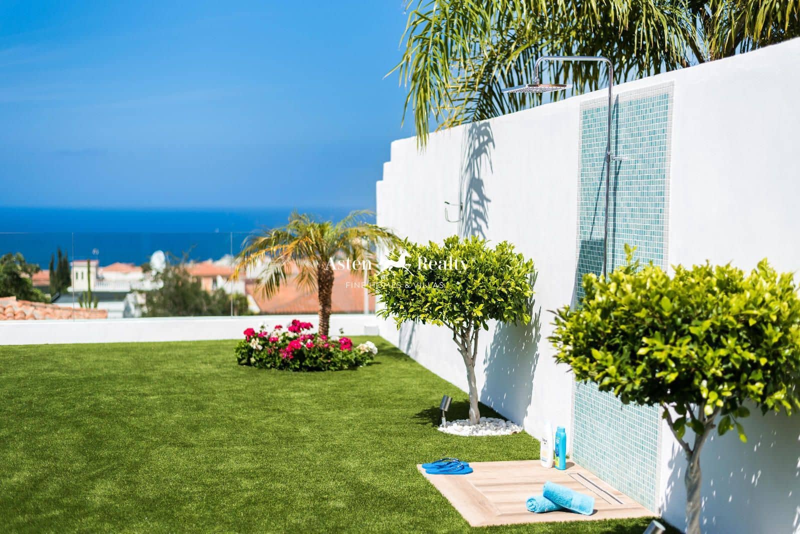 6 soveværelse Byhus til salg i Torviscas med swimmingpool garage - € 2.550.000 (Ref: 8535652)