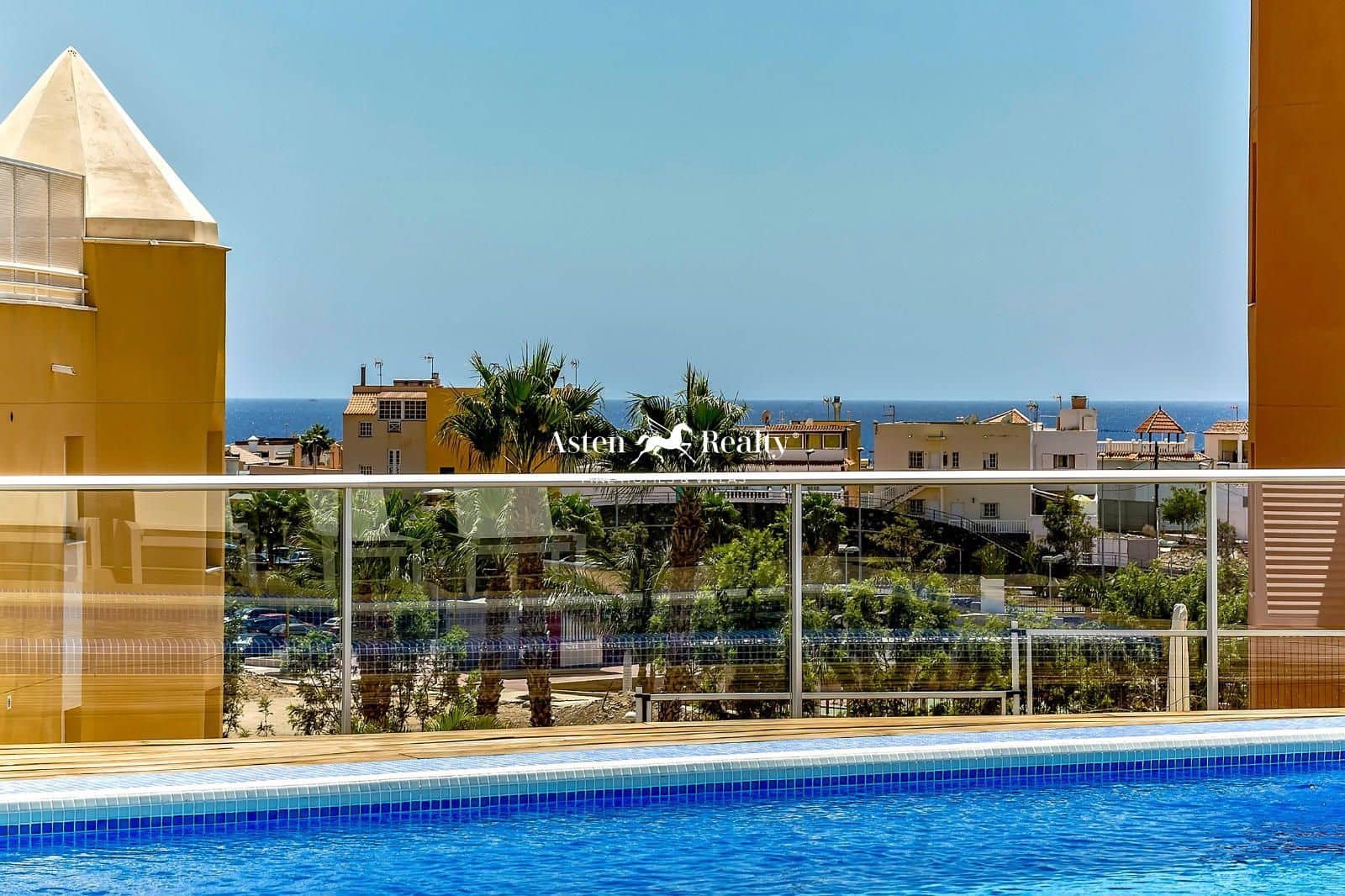 2 slaapkamer Flat te koop in La Caleta Adeje met zwembad garage - € 1.270.000 (Ref: 8537741)