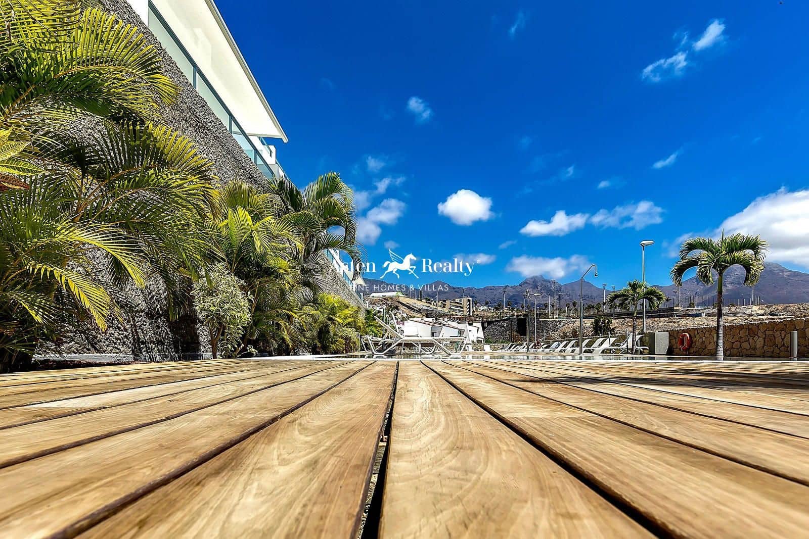 2 slaapkamer Flat te koop in La Caleta Adeje met zwembad garage - € 1.270.000 (Ref: 8537741)