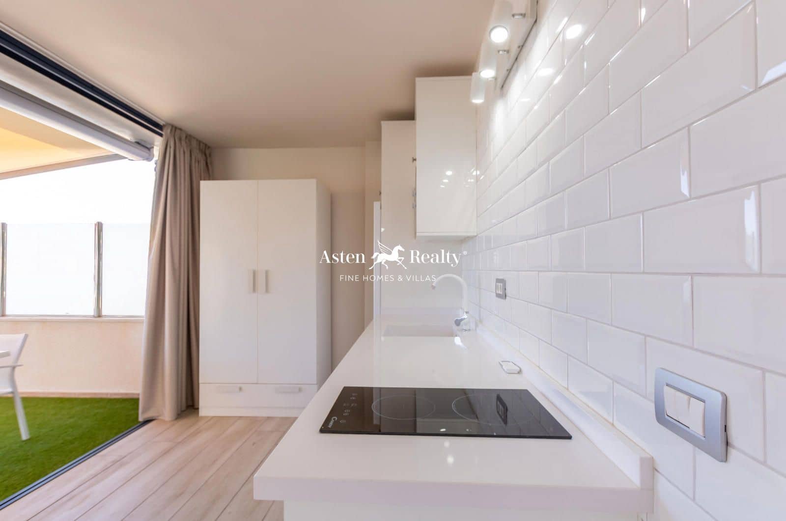 3 soveværelse Penthouse til salg i Puerto Santiago med swimmingpool garage - € 550.000 (Ref: 8541613)