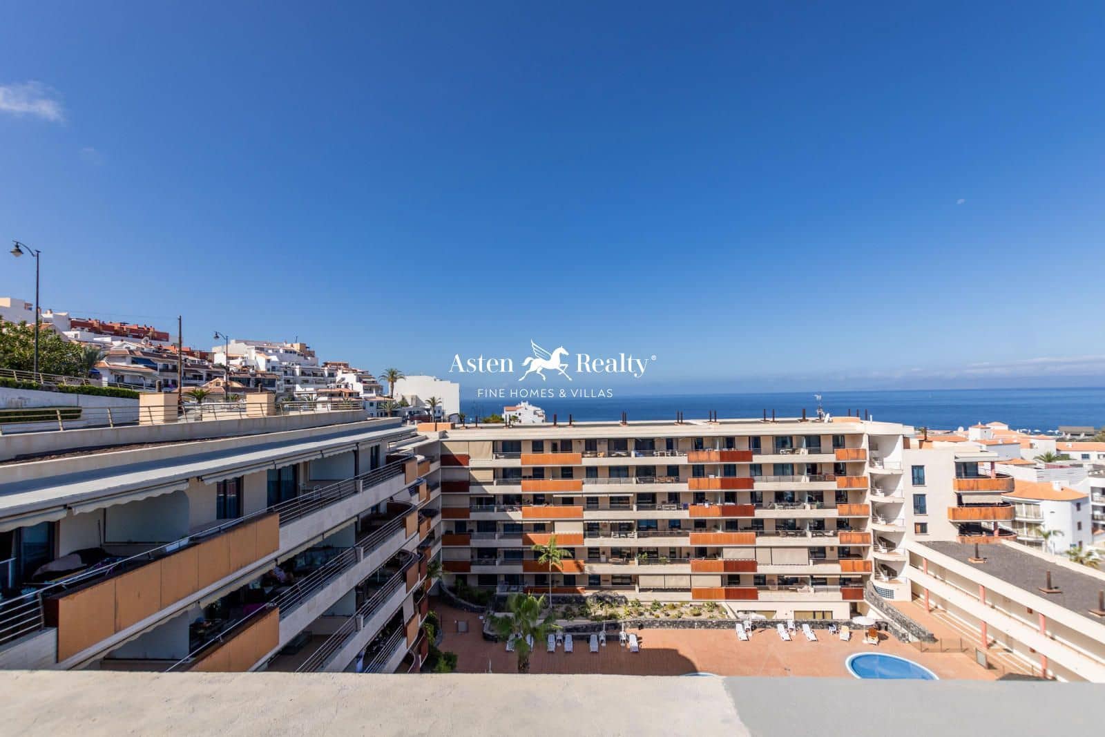 3 soveværelse Penthouse til salg i Puerto Santiago med swimmingpool garage - € 550.000 (Ref: 8541613)