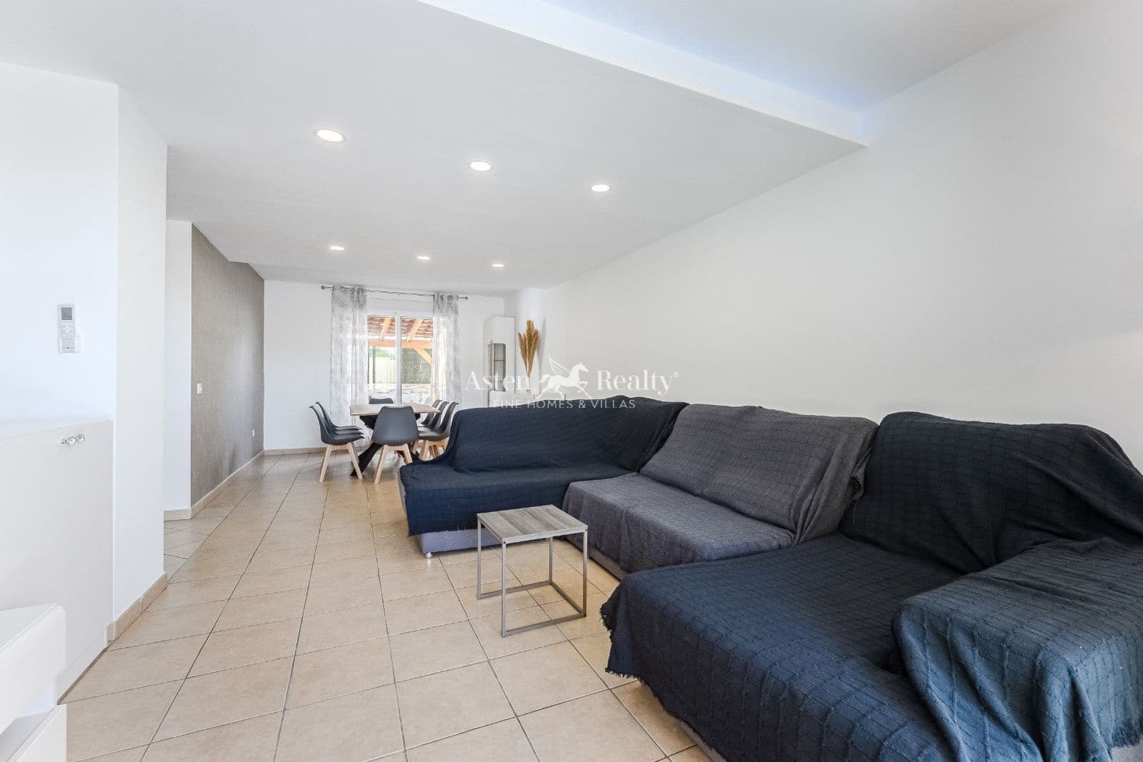 4 soveværelse Byhus til salg i Torviscas med swimmingpool garage - € 790.000 (Ref: 8548344)