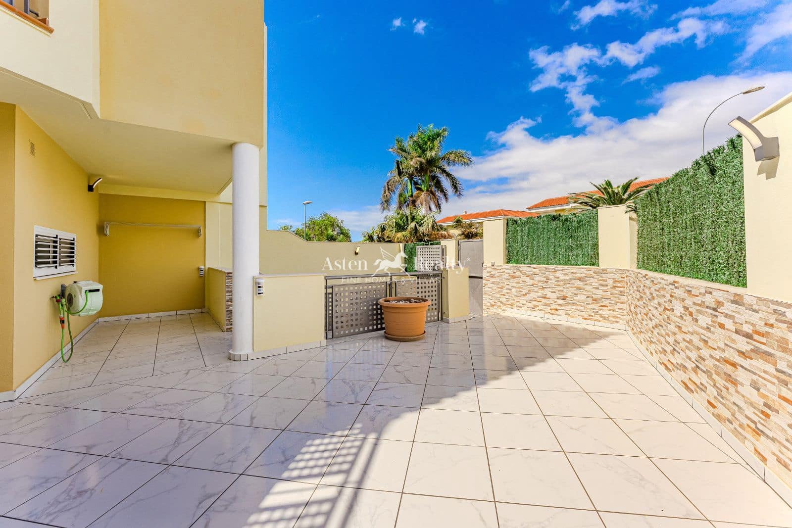 4 soveværelse Byhus til salg i Torviscas med swimmingpool garage - € 790.000 (Ref: 8548344)