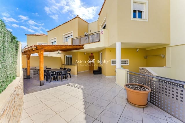 4 slaapkamer Huis te koop in Torviscas, Adeje met zwembad garage - € 790.000 (Ref: 8548344)