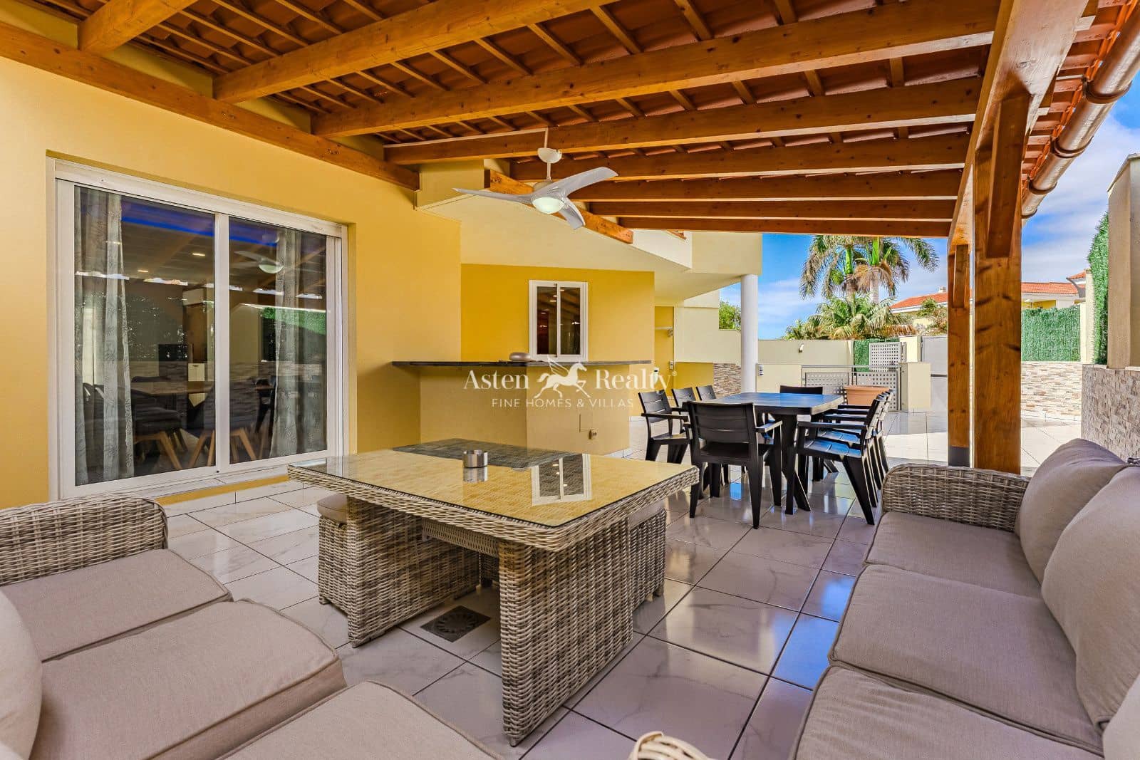 4 soveværelse Byhus til salg i Torviscas med swimmingpool garage - € 790.000 (Ref: 8548344)