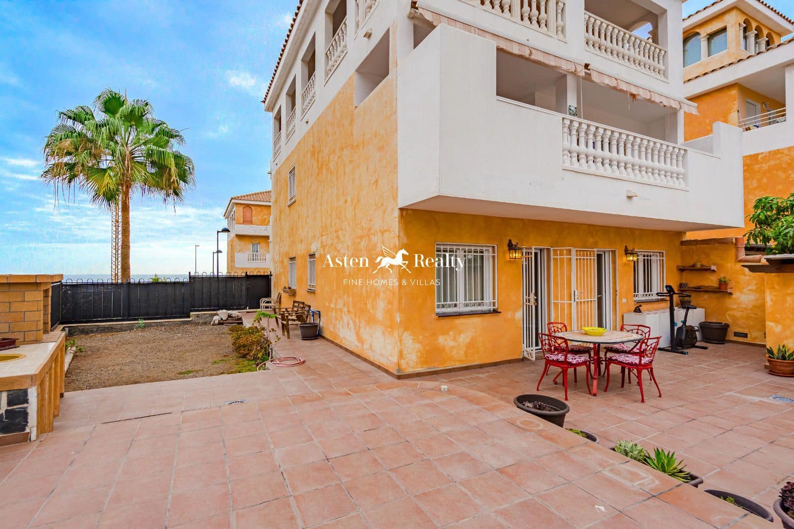 3 slaapkamer Flat te koop in Los Cristianos met zwembad garage - € 495.000 (Ref: 8548345)