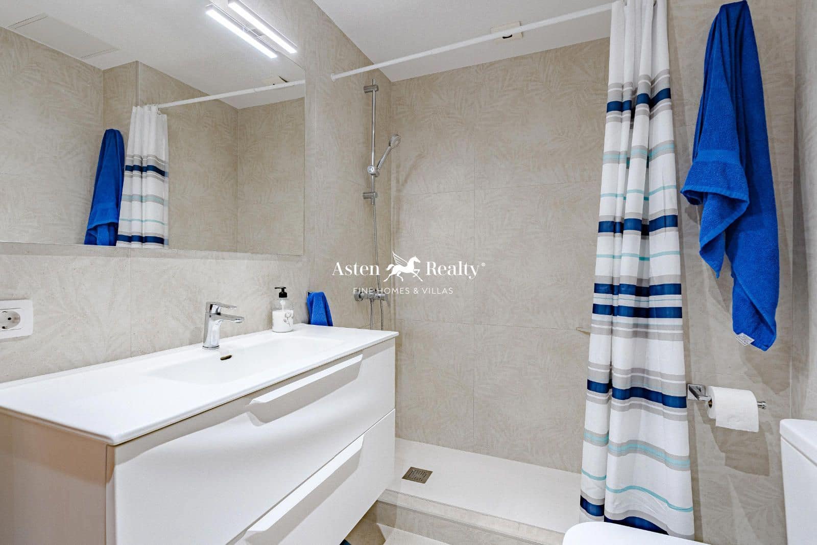 3 slaapkamer Flat te koop in Los Cristianos met zwembad garage - € 495.000 (Ref: 8548345)