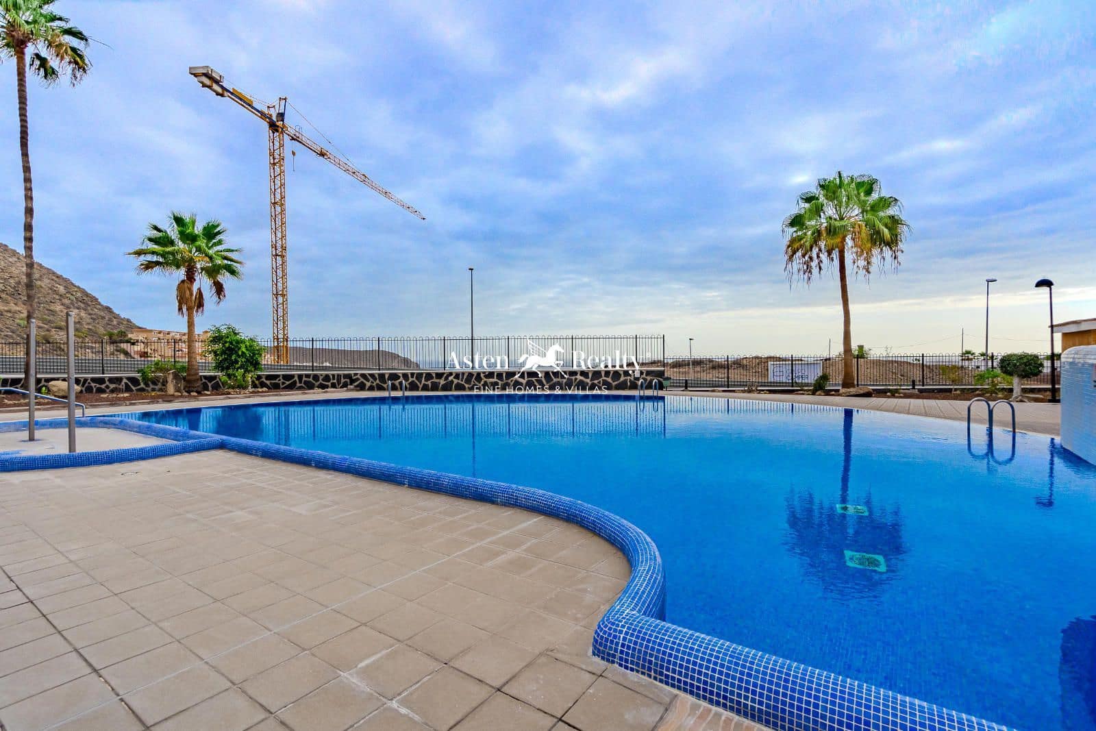 3 slaapkamer Flat te koop in Los Cristianos met zwembad garage - € 495.000 (Ref: 8548345)