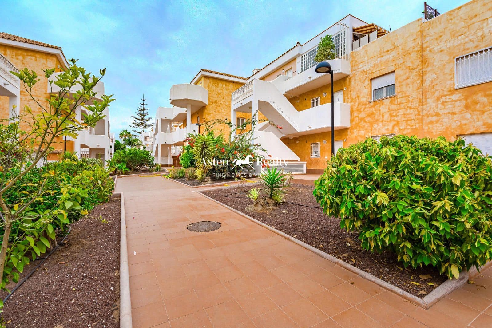 3 slaapkamer Flat te koop in Los Cristianos met zwembad garage - € 495.000 (Ref: 8548345)