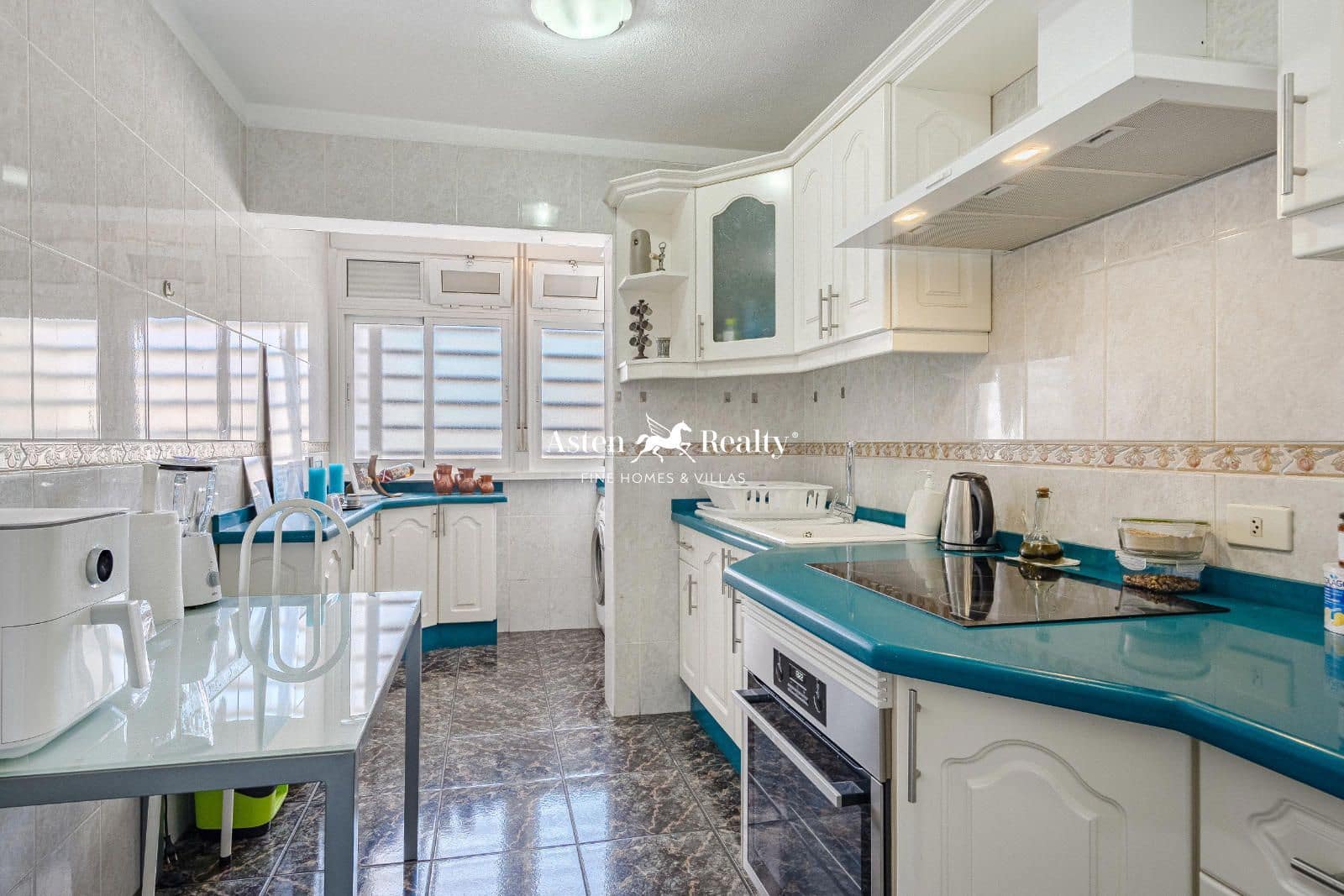 3 chambre Appartement à vendre à Costa Adeje avec piscine garage - 385 000 € (Ref: 8548346)