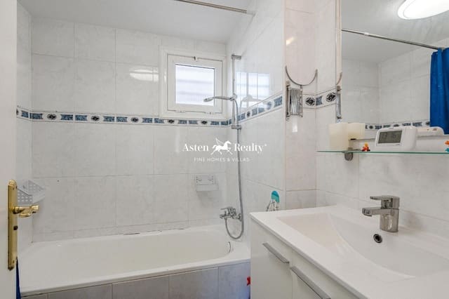 3 slaapkamer Flat te koop in San Eugenio Bajo, Adeje met zwembad garage - € 385.000 (Ref: 8548346)