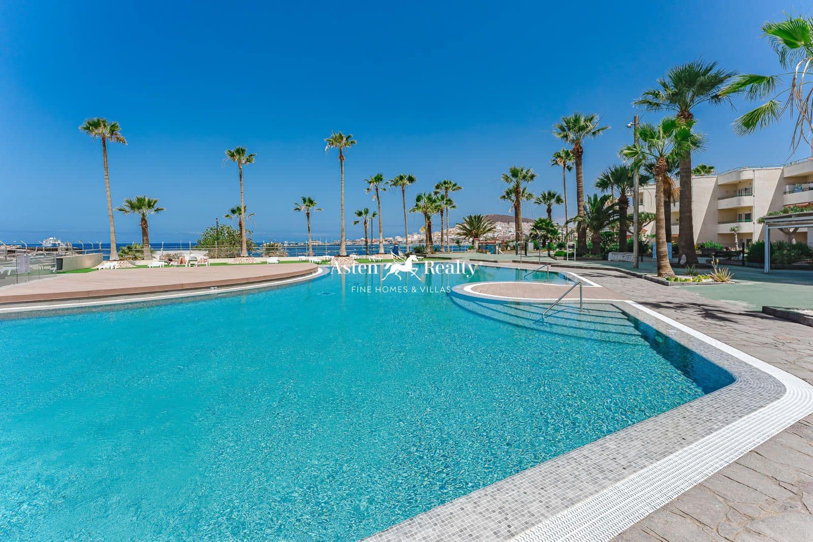 1 soveværelse Lejlighed til salg i Los Cristianos med swimmingpool - € 310.000 (Ref: 8556217)