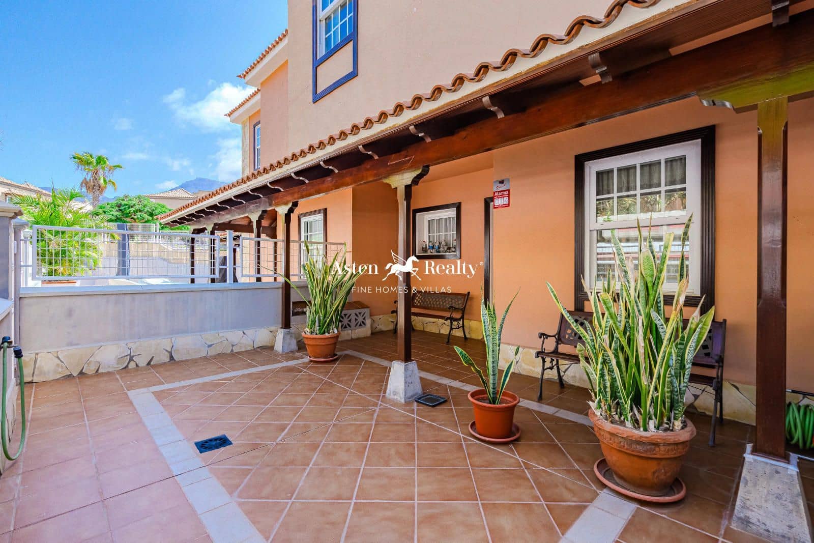 3 chambre Maison de Ville à vendre à Adeje avec piscine garage - 656 000 € (Ref: 8560767)