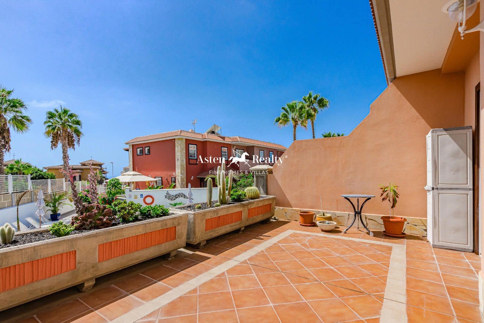 3 chambre Maison de Ville à vendre à Adeje avec piscine garage - 656 000 € (Ref: 8560767)