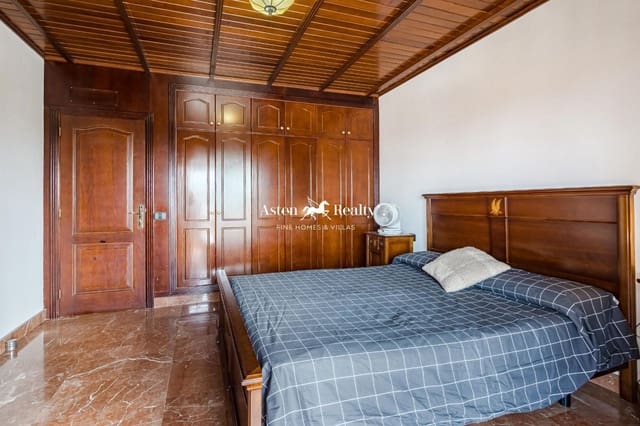 Casa de 3 habitaciones en Casco Urbano, Adeje en venta con piscina garaje - 656.000 € (Ref: 8560767)