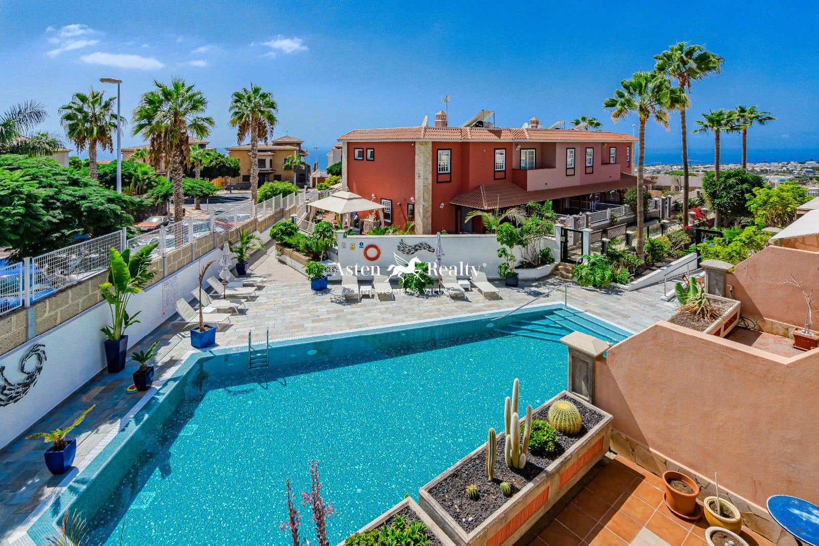 3 chambre Maison de Ville à vendre à Adeje avec piscine garage - 656 000 € (Ref: 8560767)