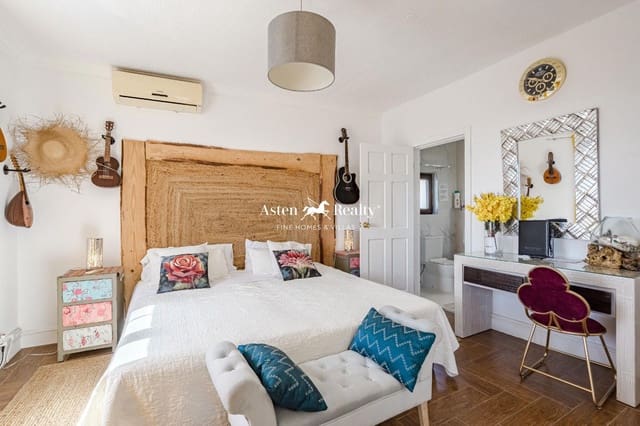 6 soverom Villa til salgs i Los Menores, Adeje med svømmebasseng garasje - € 1 500 000 (Ref: 8569428)