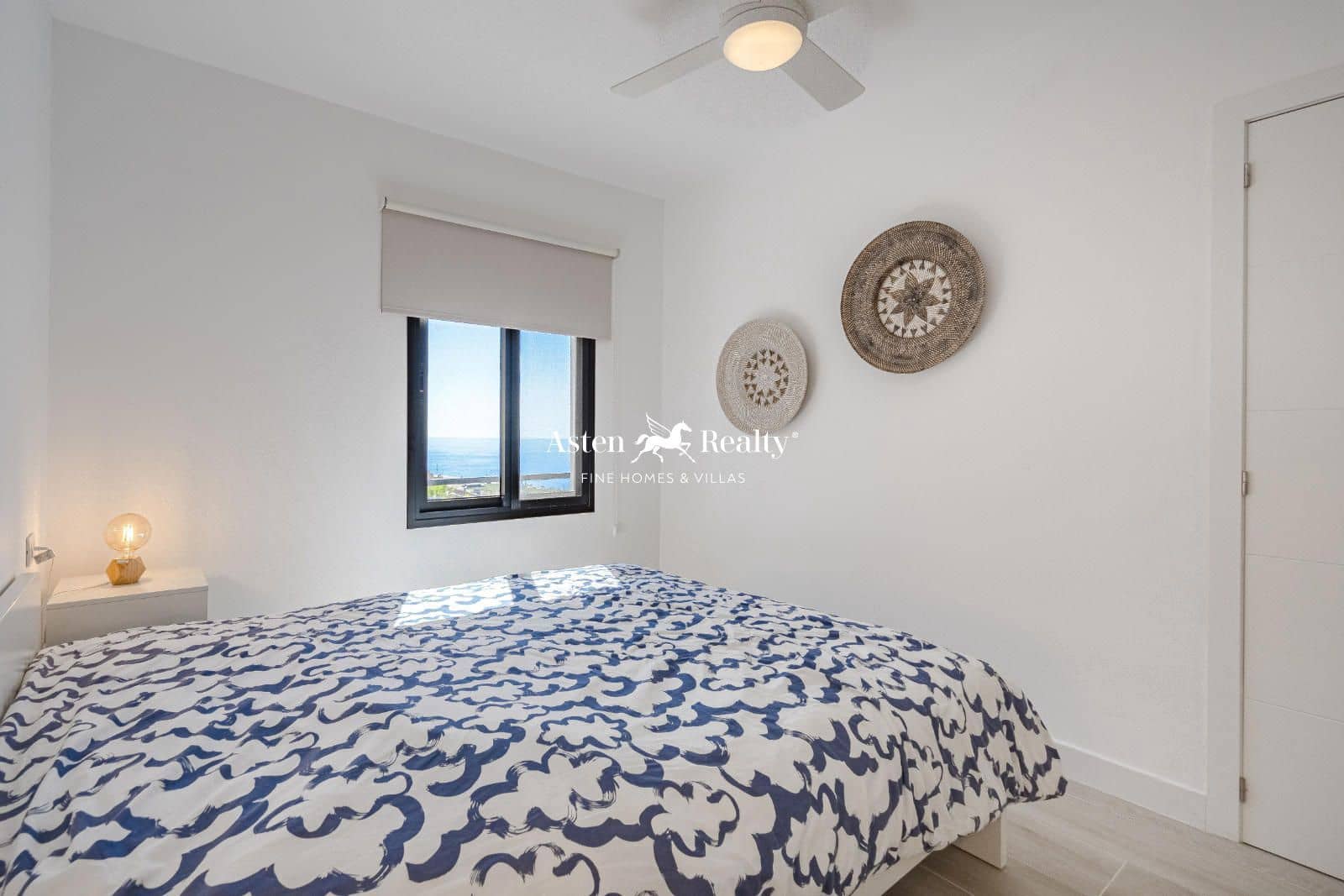 5 bedroom Townhouse for sale in Los Gigantes with pool garage - € 1,950,000 (Ref: 8602670)