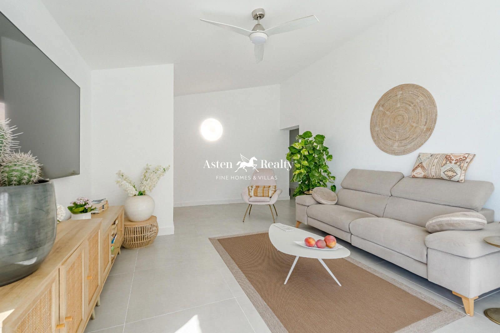 5 bedroom Townhouse for sale in Los Gigantes with pool garage - € 1,950,000 (Ref: 8602670)