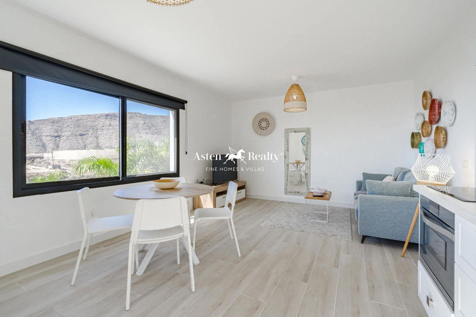 5 bedroom Townhouse for sale in Los Gigantes with pool garage - € 1,950,000 (Ref: 8602670)