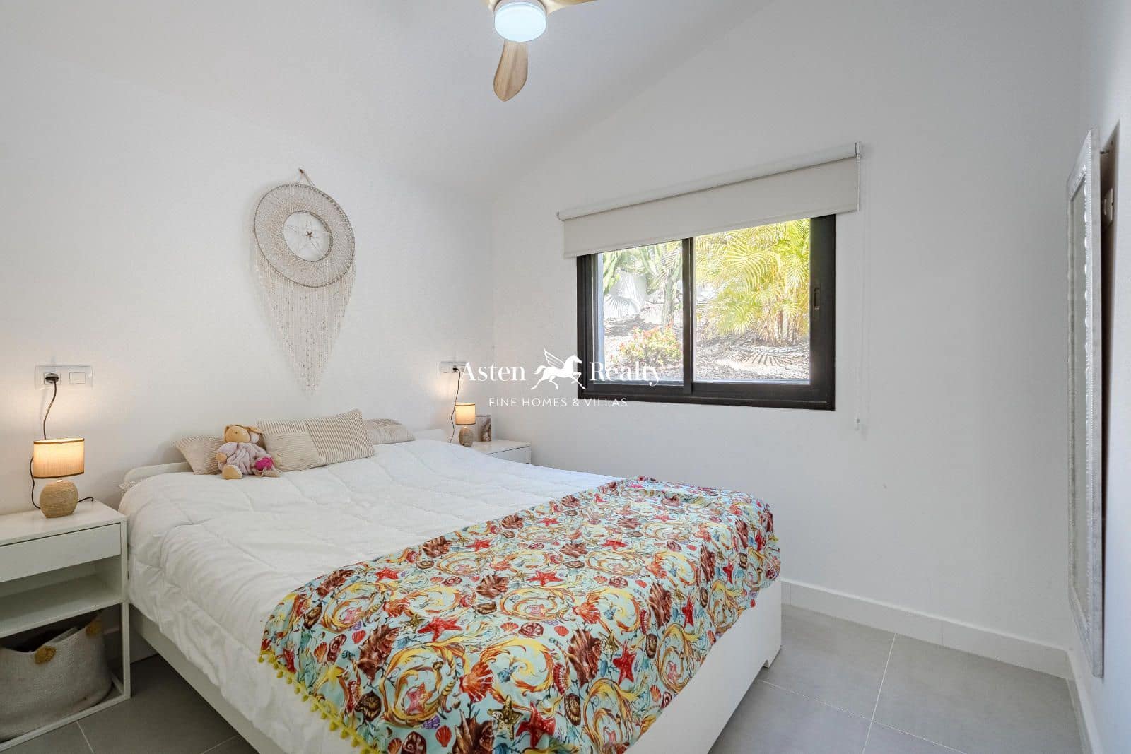 5 bedroom Townhouse for sale in Los Gigantes with pool garage - € 1,950,000 (Ref: 8602670)