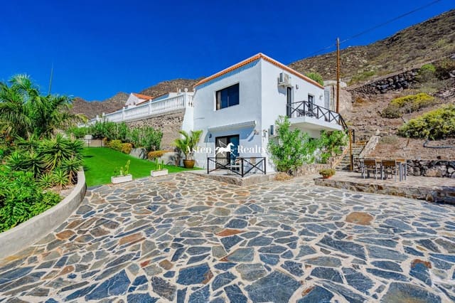 5 bedroom Townhouse for sale in Los Gigantes, Santiago del Teide with pool garage - € 1,950,000 (Ref: 8602670)