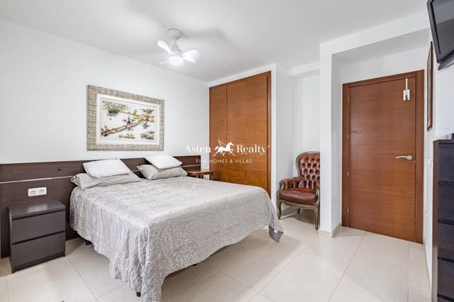 3 slaapkamer Huis te koop in Parque de la Reina, Arona met garage - € 419.900 (Ref: 8611631)