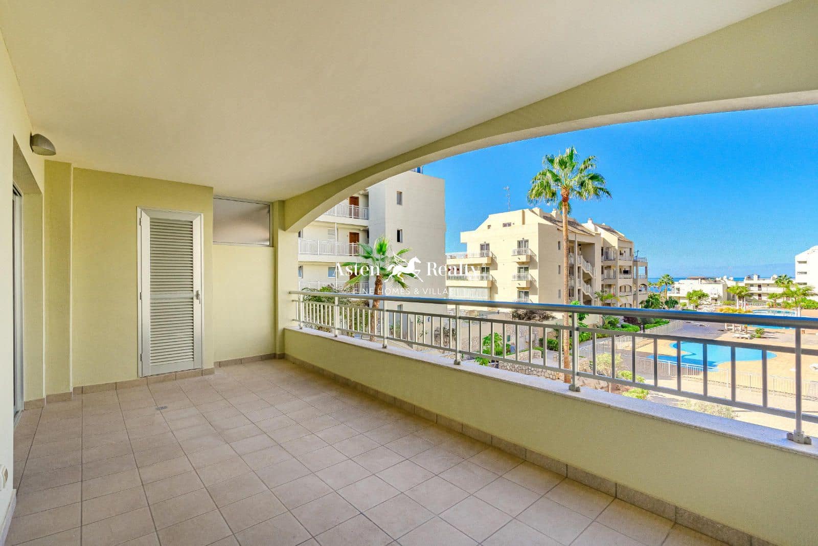 1 slaapkamer Flat te koop in Palm-Mar met zwembad - € 291.500 (Ref: 8614019)