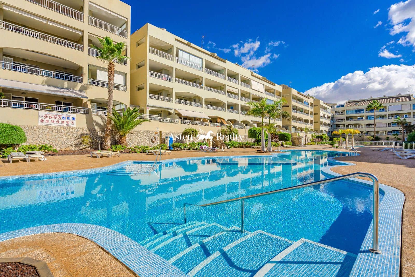 1 slaapkamer Flat te koop in Palm-Mar met zwembad - € 291.500 (Ref: 8614019)