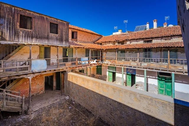 Kaupallinen myytävänä paikassa Vilaflor - 375 000 € (Ref: 8614171)