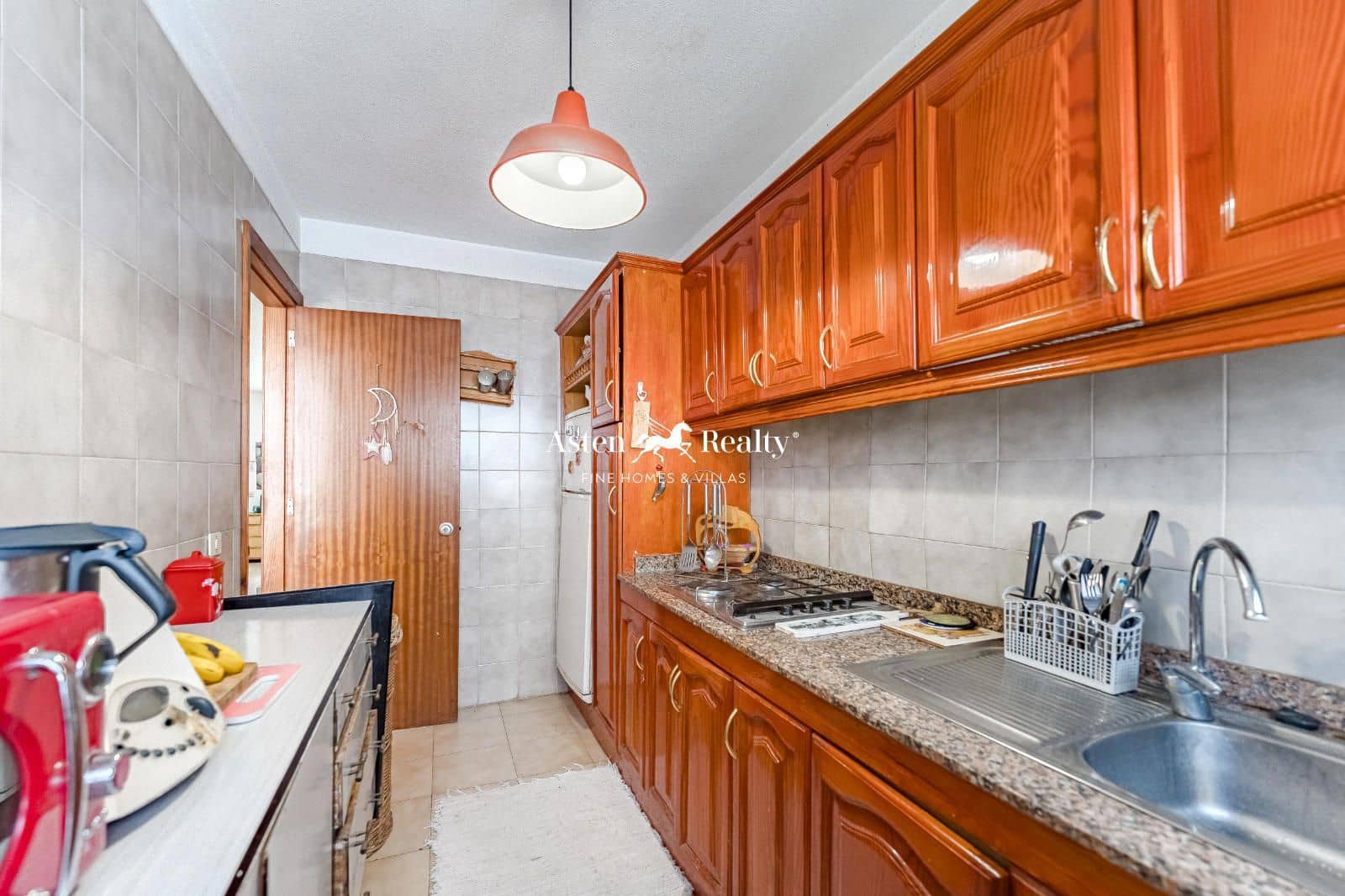 4 soverom Hus til salgs i Puerto Santiago med svømmebasseng garasje - € 349 000 (Ref: 8625958)