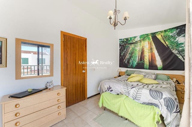 4 bedroom Townhouse for sale in Puerto Santiago, Santiago del Teide with pool garage - € 349,000 (Ref: 8625958)