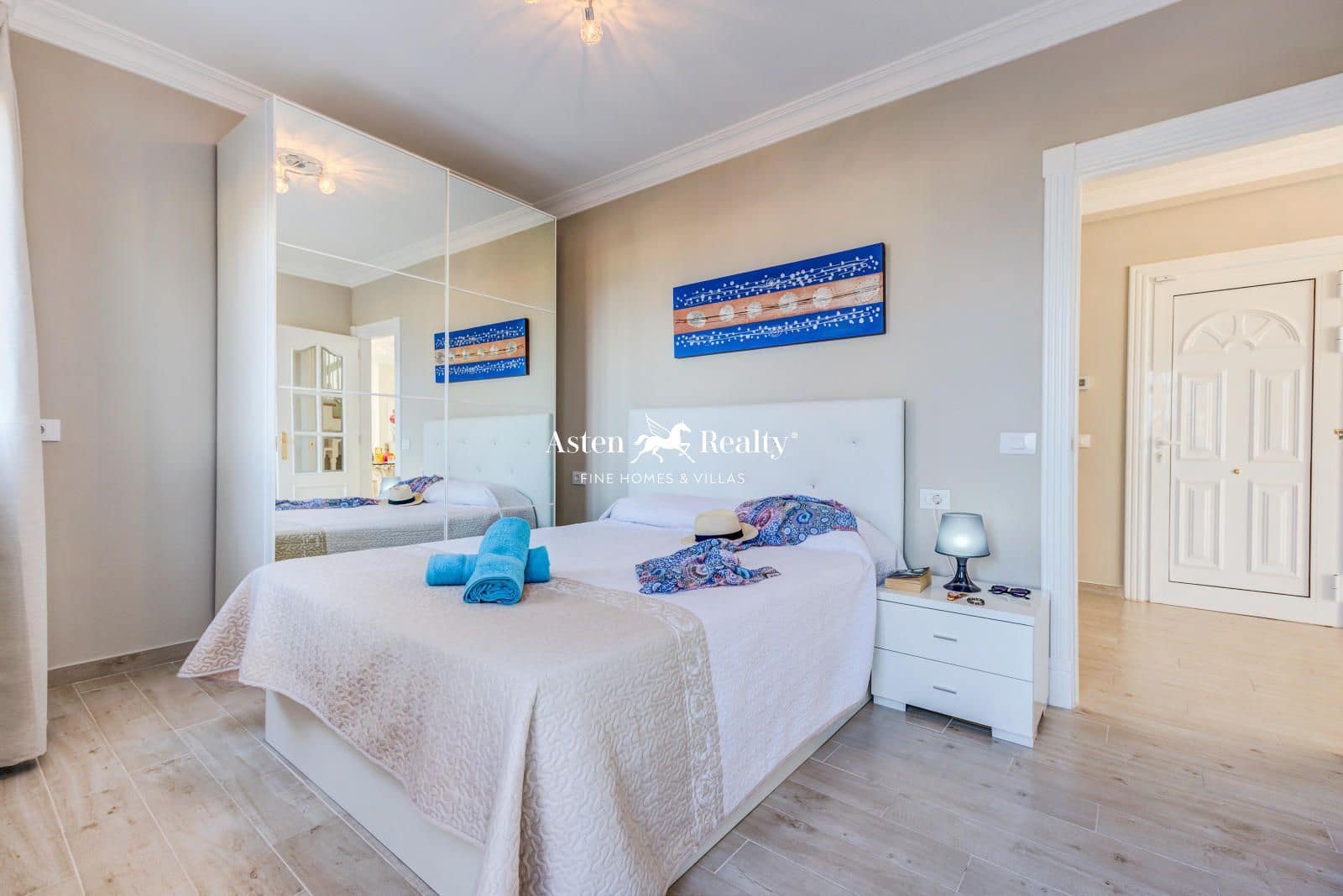 4 soverom Villa til salgs i Torviscas med svømmebasseng garasje - € 1 550 000 (Ref: 8640189)